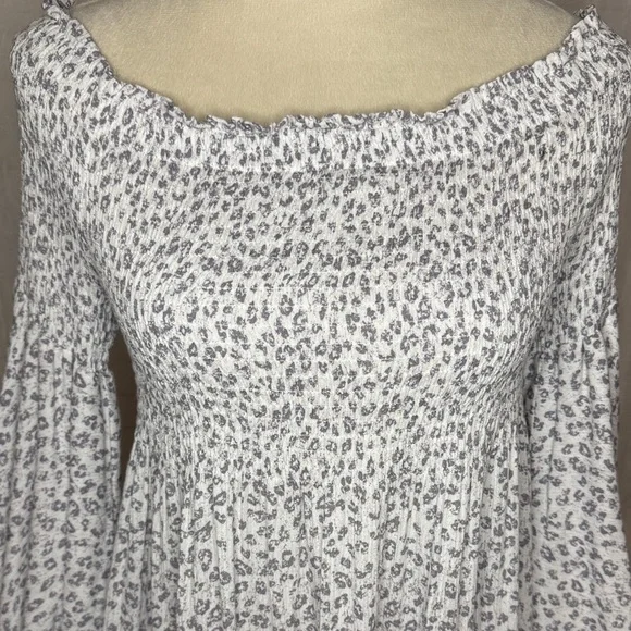 ILLA ILLA Gray Leopard Long Sleeve Dress - Picture 3 of 7